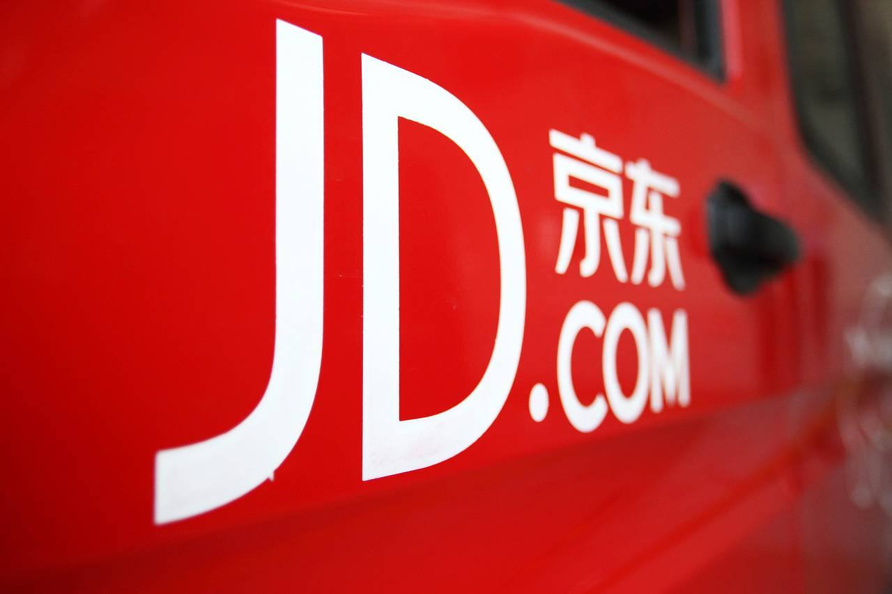 Central and JD.Com in Talks for $500 Million E-Commerce Partnership
